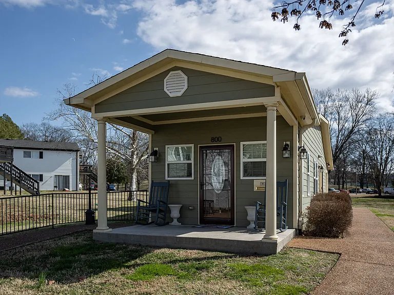 Brookwood Apartments — Photo 23