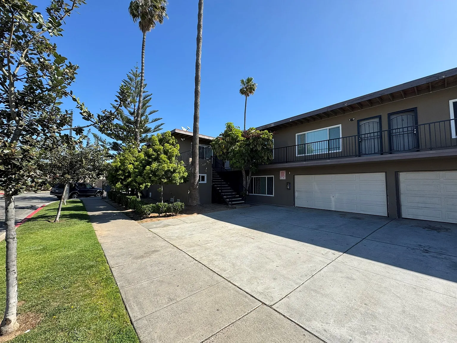 2 bed, 1156 sqft, $2,450 — Photo 2