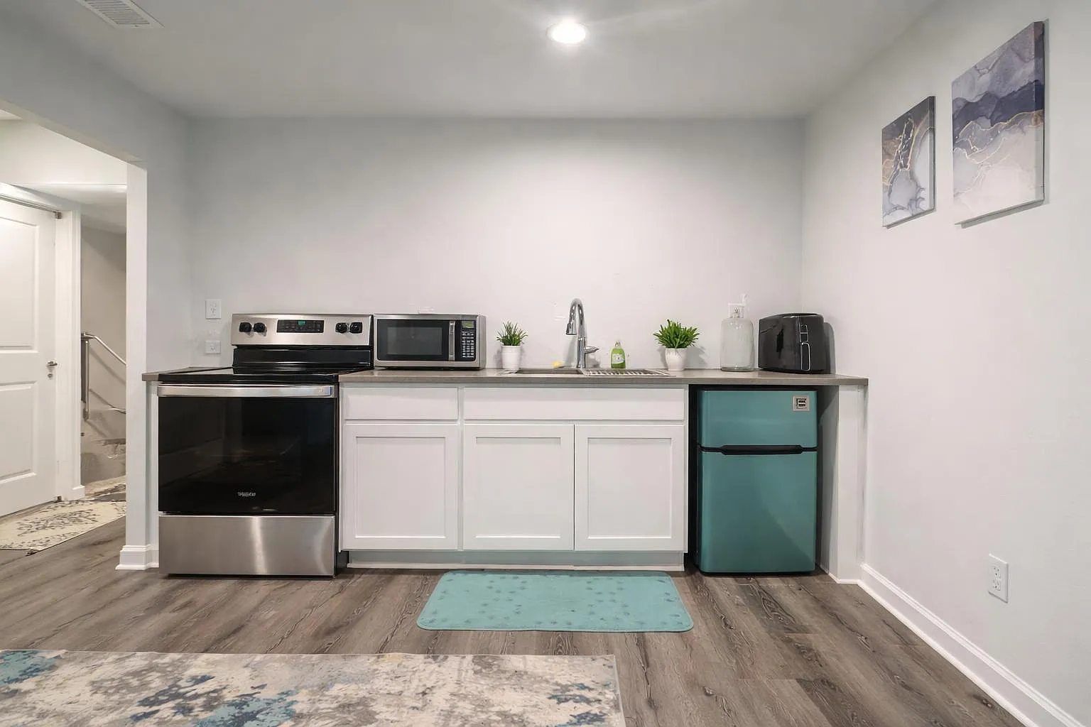 2 bed, 1.0 bath, 1900 sqft, $1,594 — Photo 4
