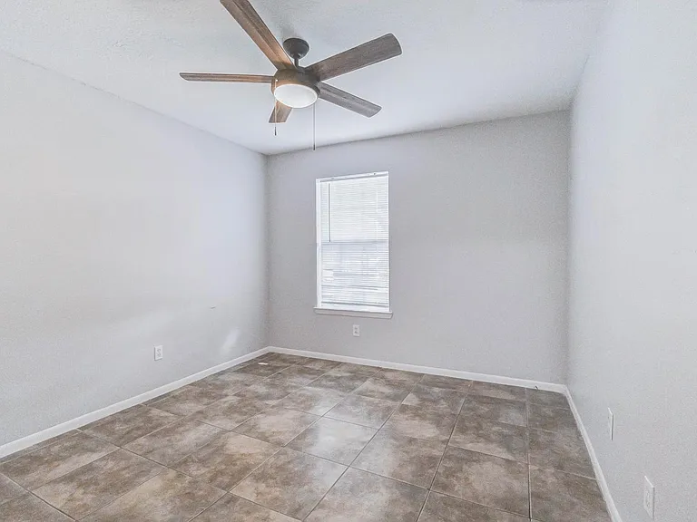 5923 Shining Leaf Ct — Photo 15