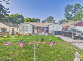 3026 E 9th St, Joplin, MO 64801