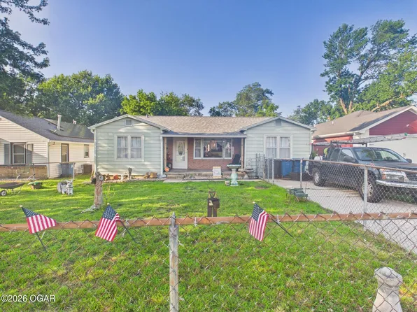 3026 E 9th St, Joplin, MO 64801