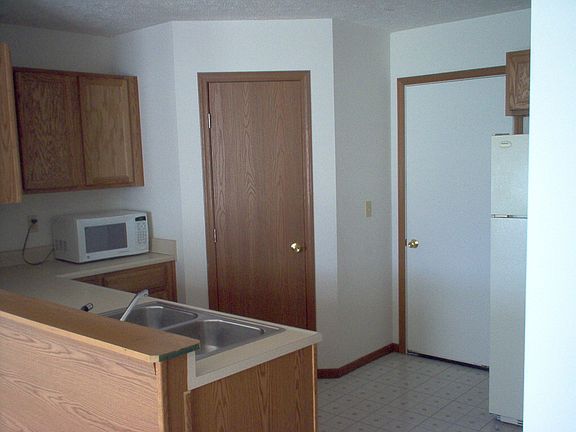 3rd image of 3135 Brunswick Ct S