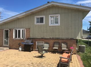 8328 Newland Ave, Burbank, IL