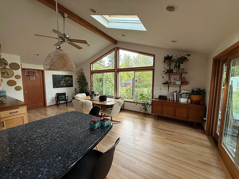 2535 NW Hayes Ave — Photo 3
