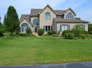 16W425 Hillside Ln, Willowbrook, IL