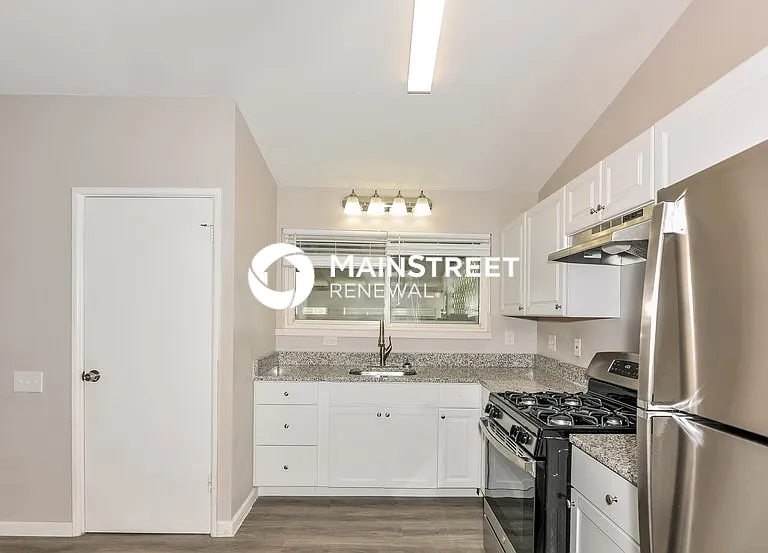 1545 Swan Dr — Photo 3