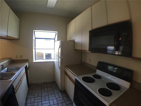 3rd image of 706 W 24th St APT 205
