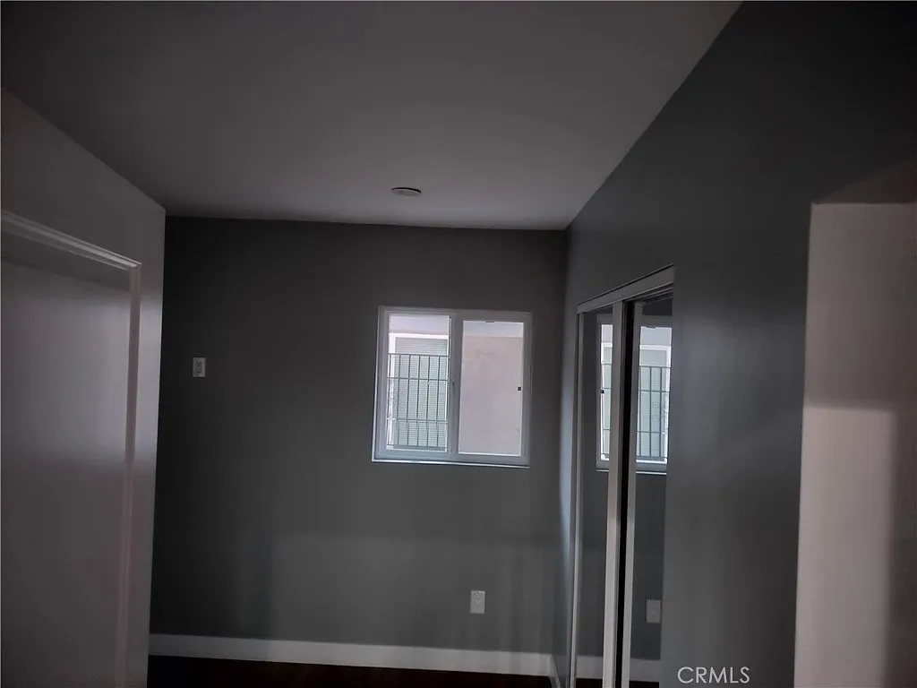 2 bed, 1000 sqft, $2,500 — Photo 4