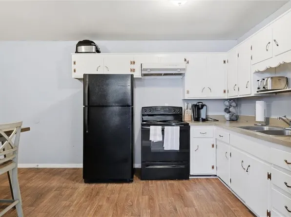 620 N 13th Ter, Leavenworth, KS 66048