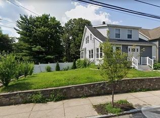 89 Searle Rd, West Roxbury, MA 02132
