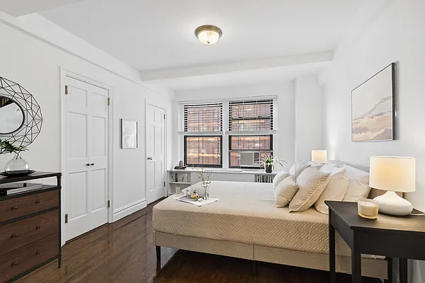 【美品】FLAT APARTMENT プラットフォームソール 25cm 205 East 78th Street #5S in Lenox Hill, Manhattan | StreetEasy