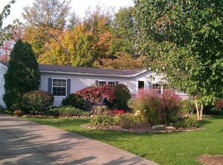 852 Parkside Dr, Erie, PA