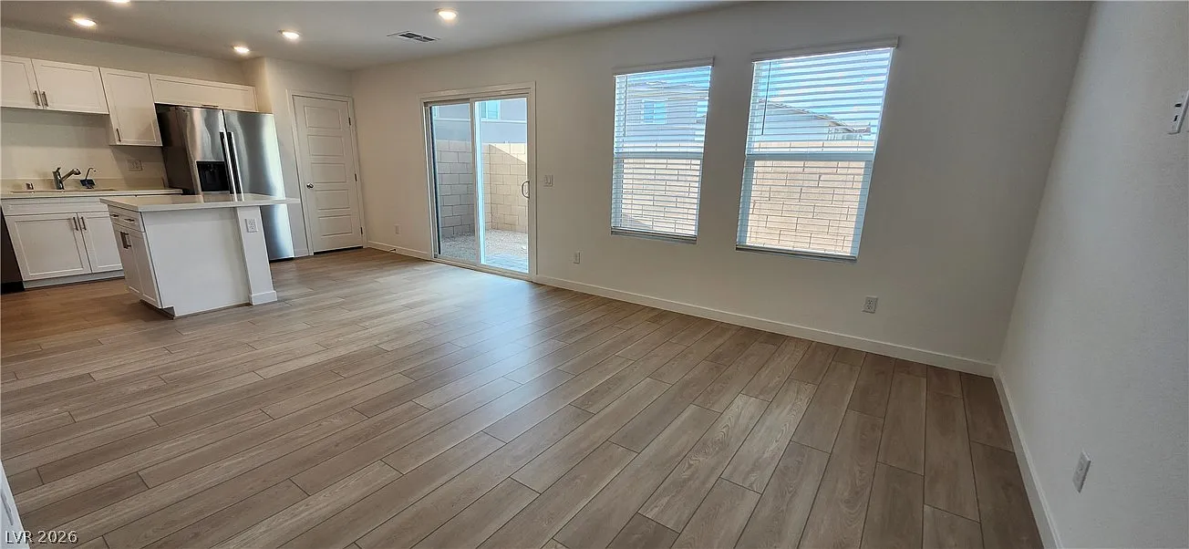4 bed, 2.5 bath, 1431 sqft, $2,000 — Photo 4