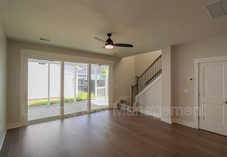 111 Crimson St — Photo 5