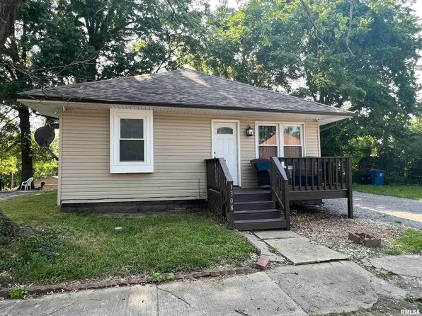 1308 Newton Ave, Johnston City, IL 62951