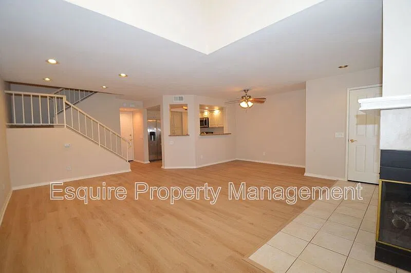 3 bed, 2.5 bath, 1901 sqft, $3,795 — Photo 4