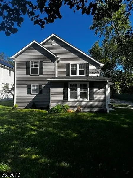 30 Gregory Ave