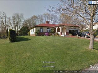 30 Michael Dr, Bristol, RI 02809