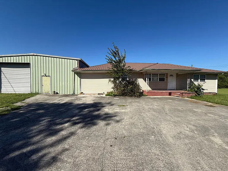 2870 Five Springs Rd — Photo 1
