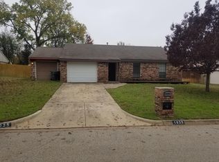 1035 S Riverside Dr, Grapevine, TX 76051