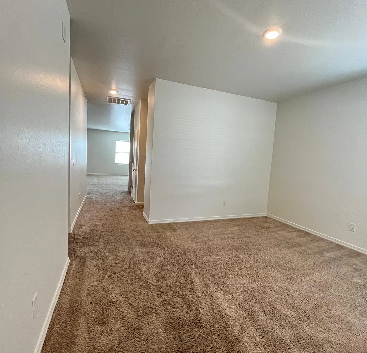 5 bed, 4.5 bath, 3131 sqft, $2,450 — Photo 4