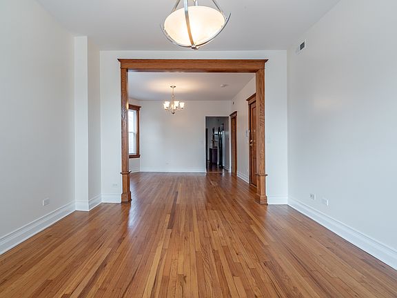 5th image of 2254 N Avers Ave #2