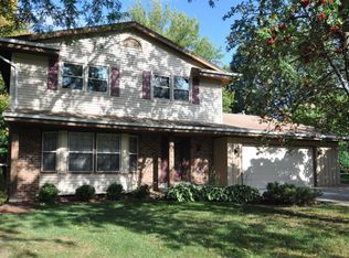 15180 W Mayflower Ct, New Berlin, WI 53151