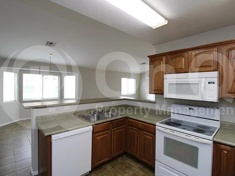 16057 W Sierra St — Photo 4