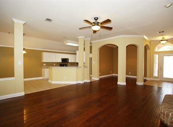 3rd image of 4809 Thames Dr