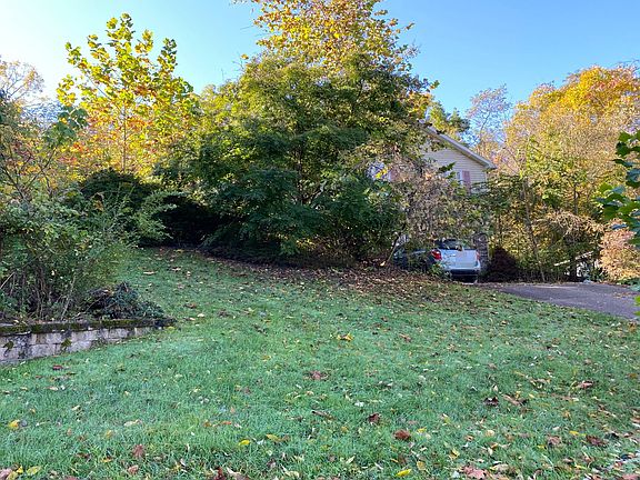 2nd image of 231 Caro Ln