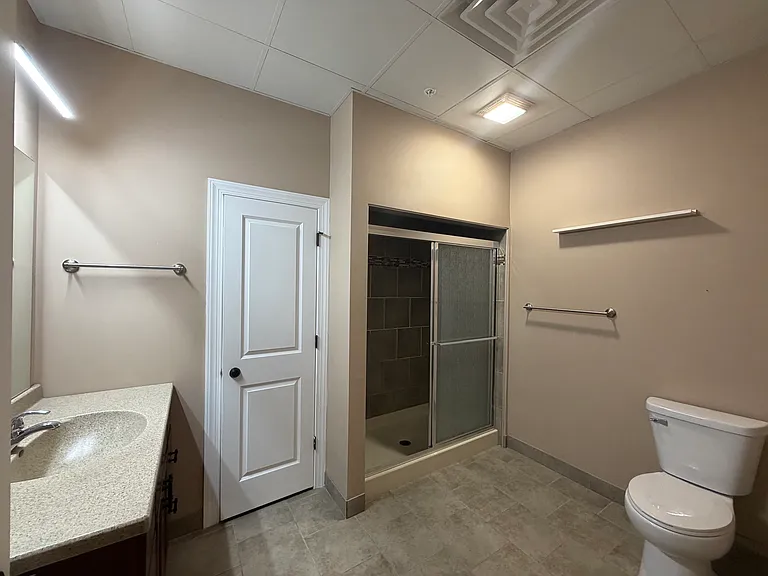 400 N Main St #320 — Photo 10