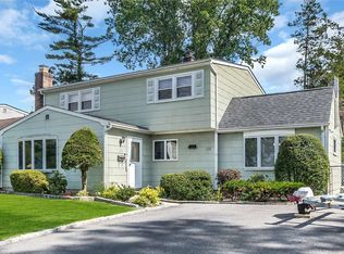 228 Orchid Rd, Levittown, NY 11756