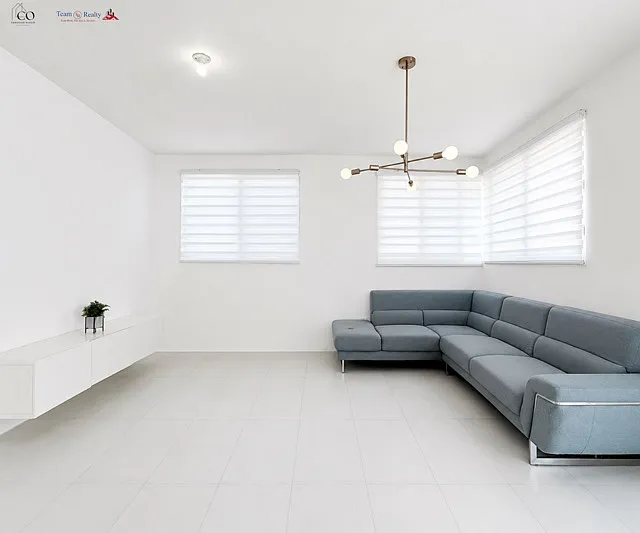 3 bed, 1.0 bath, 1100 sqft, $1,800 — Photo 2
