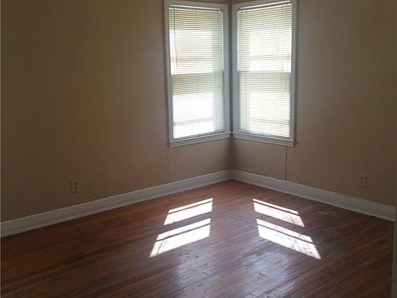 3rd image of 253 Rosebud Ave APT 2