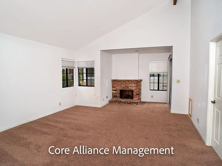 18324 Algiers St — Photo 13