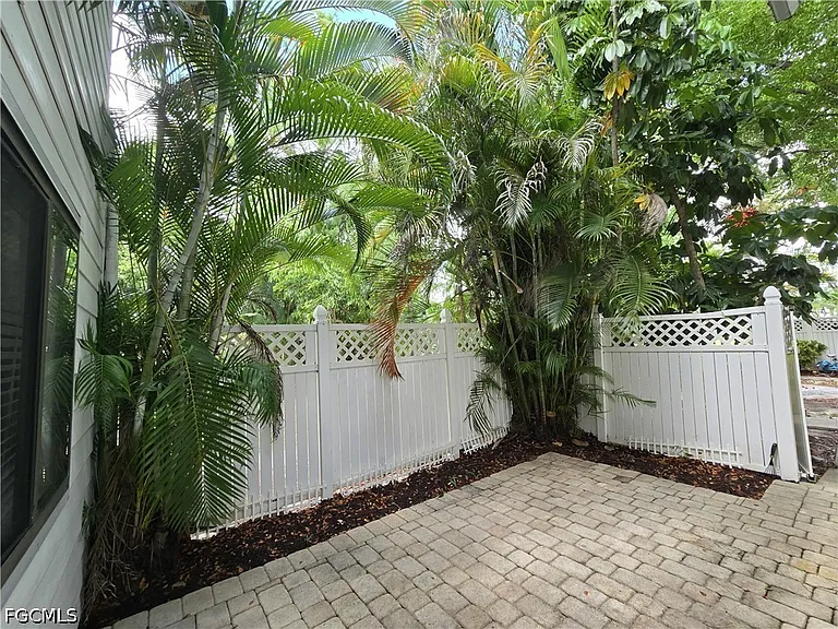 7752 Tamara Lee Ct #103 — Photo 30