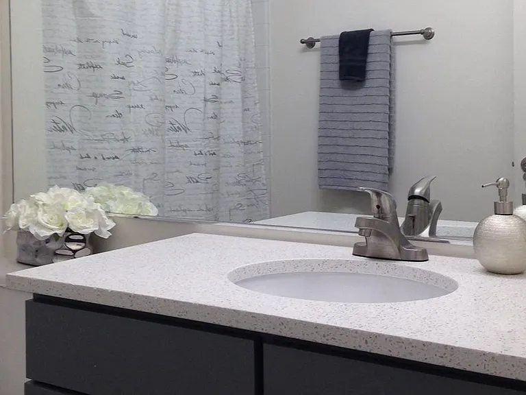 Skyridge Club Apartments — Photo 6