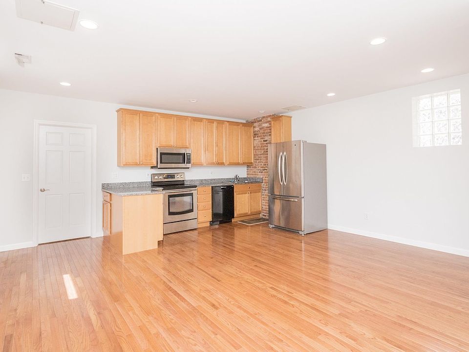 1st image of 423 Broadway APT 20