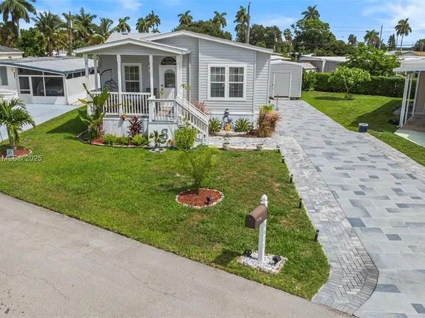 8611 SW 20th St, Davie, FL 33324