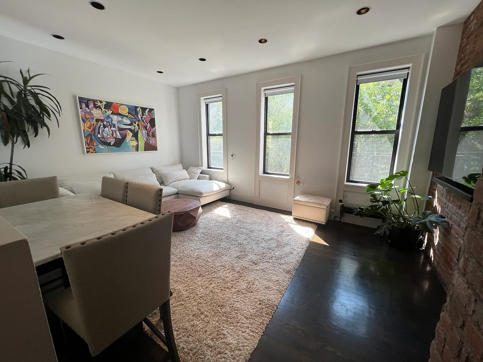 96 Perry Street — Photo 2