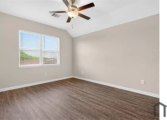 3 bed, 1592 sqft, $2,450 — Photo 3