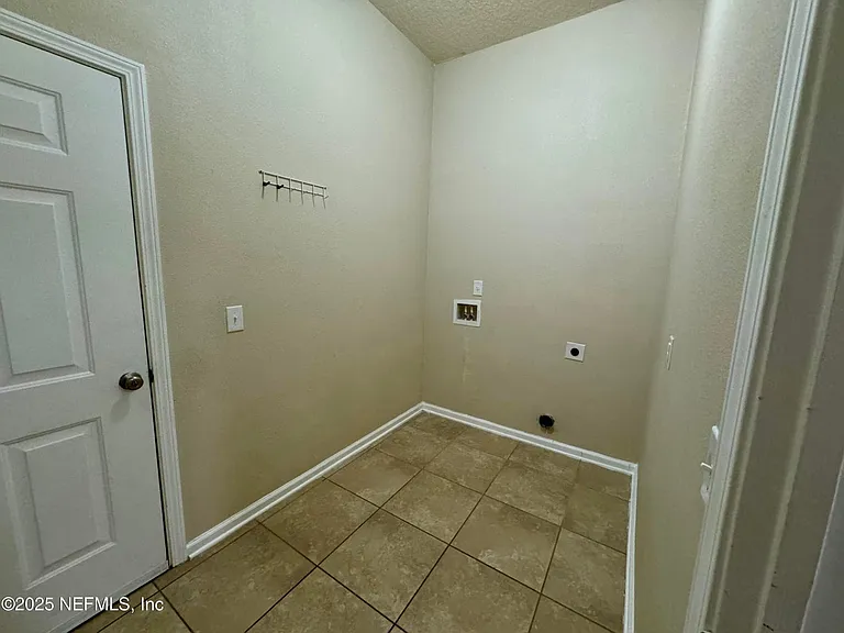 100 Brannan Pl #104 — Photo 14