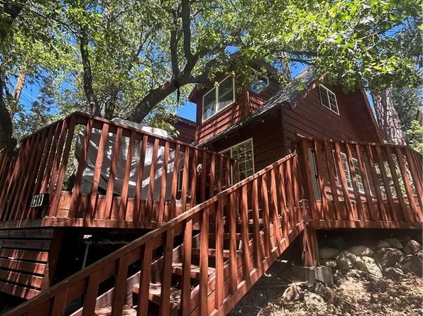 1289 Canyon Rd, Fawnskin, CA 92333