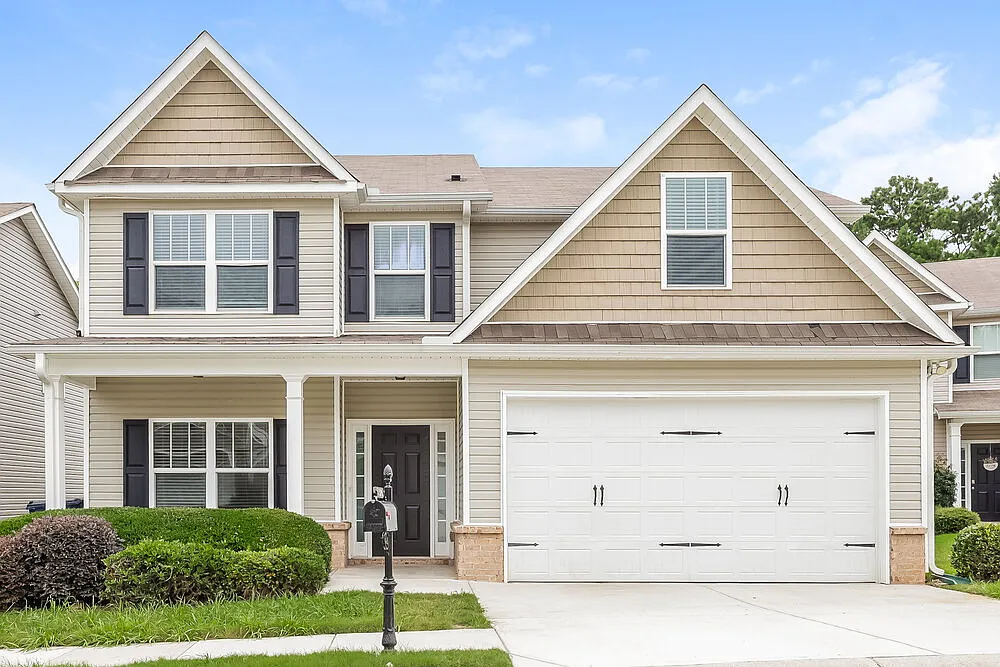 4 bed, 2.5 bath, 2104 sqft, $2,110 — Photo 1