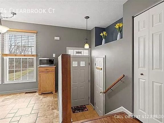 3rd image of 274 Clearbrook Ct