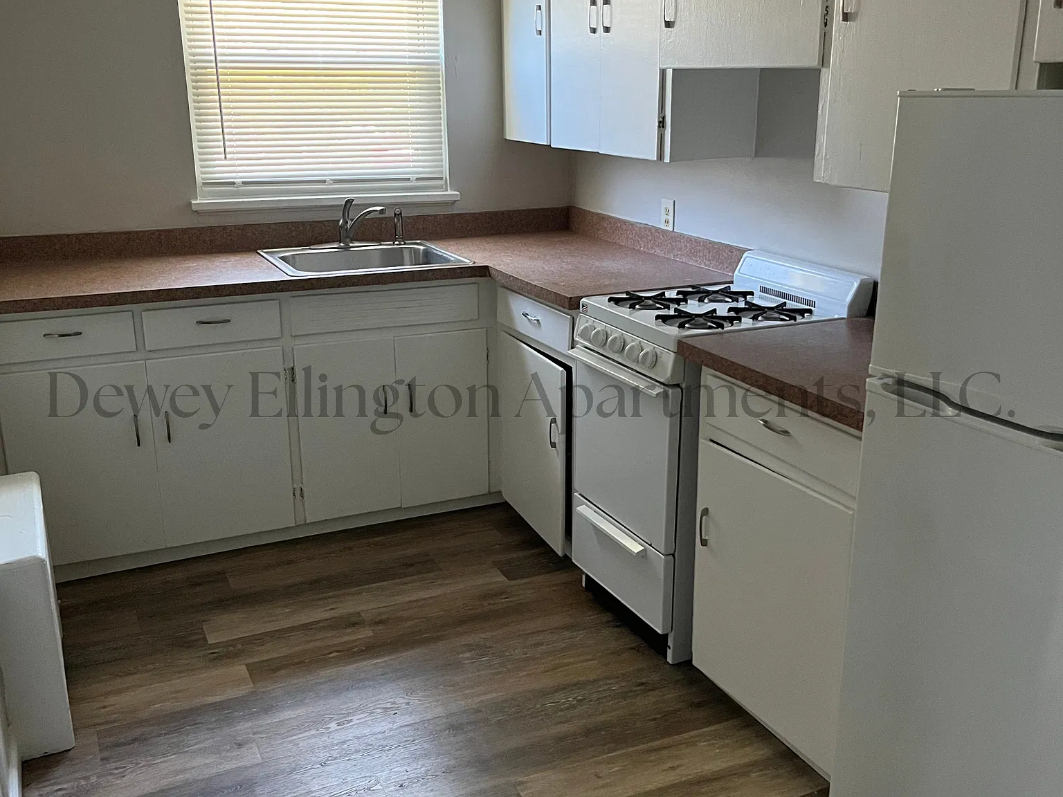 29 Bennington Dr — Photo 1