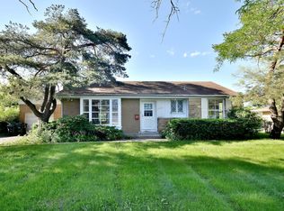 1800 S Robincrest Ln, Glenview, IL 60025