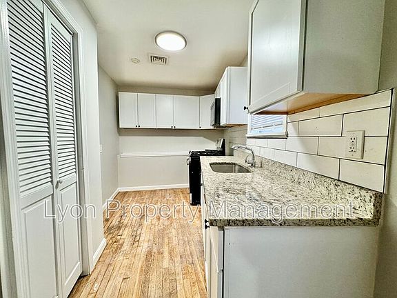 2nd image of 125 Knight St Floor 1