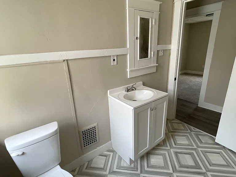 1254 S Chicago Ave — Photo 18